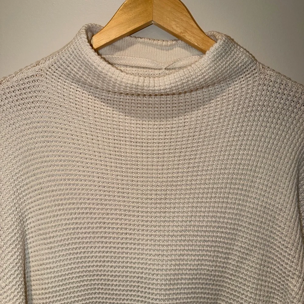 MICHAEL Michael Kors Cream Waffle Knit Mock Neck Sweater - Large EUC